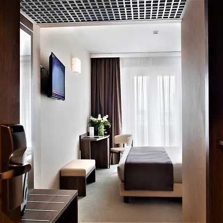Otel Raffaello 4*