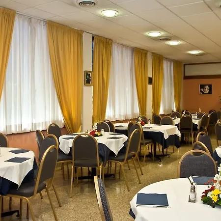 Otel Raffaello Floransa
