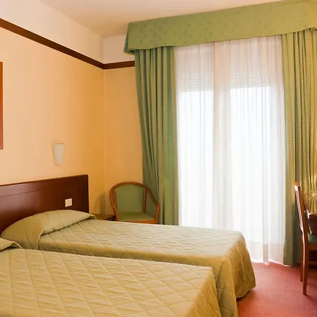Raffaello Otel 4*